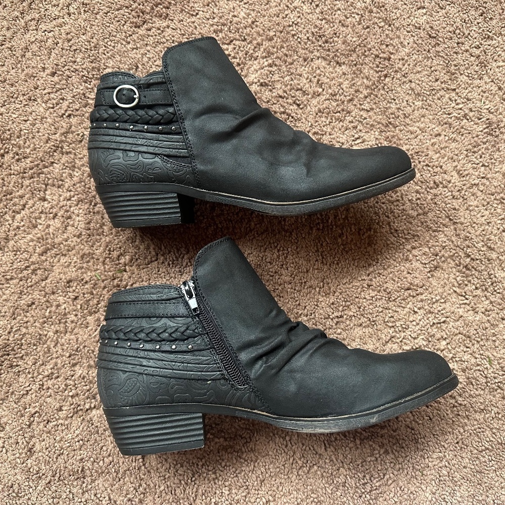 Sugar Tali Womens Boots Black Faux Suede Braided Side Zip Ankle Boot size 8.5M